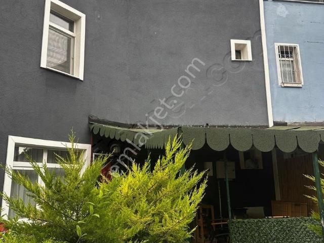 Batıkent Emlak'tan Full Yapılı Geniş Bahçeli Eşyalı 5+1 Kiralık