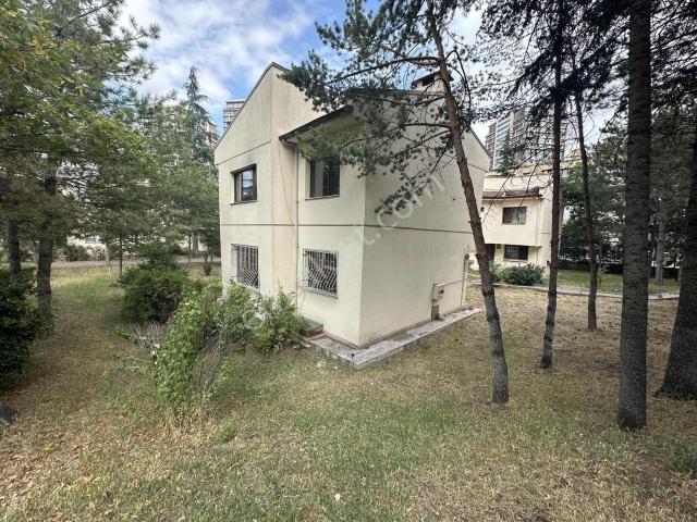 Batıkent Kardelen Karme 84 | Bahçeli 3 Katlı Villa Köşe Triplex