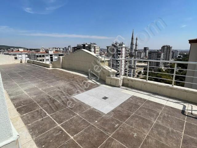 Batıkent Mah'de Merkezi Konumda 5+1 Satılık Dublex Daire