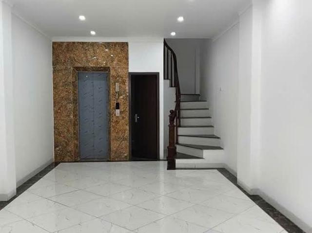 Bát Khối dtich 40m2, 6 tầng, GARA, LÔ GÓC, 2THOÁNG, THANG MÁY, NGÕ THÔNG, KDOANH, GIÁ 12. X tỷ