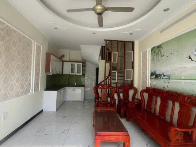 Bát Khối Long Biên Ô tô Lô góc Ngay gần hồ 5.4 t. Ỷ