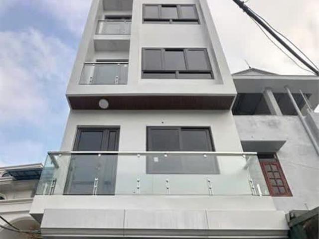 Bát Khối Long Biên Lô góc Thang máy Gara ô tô 7.8 tỷ