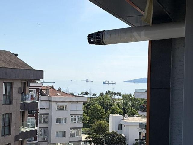 Batı Mahallesi'nde Adalar Manzaralı Geniş Dubleks 4+2 Teraslı