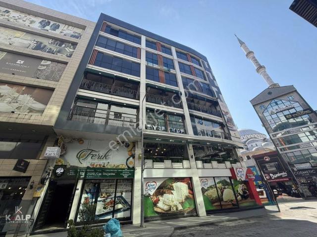 Batıyakanın Kalbinde Devren Satılık 340 M2 Faal Cafe