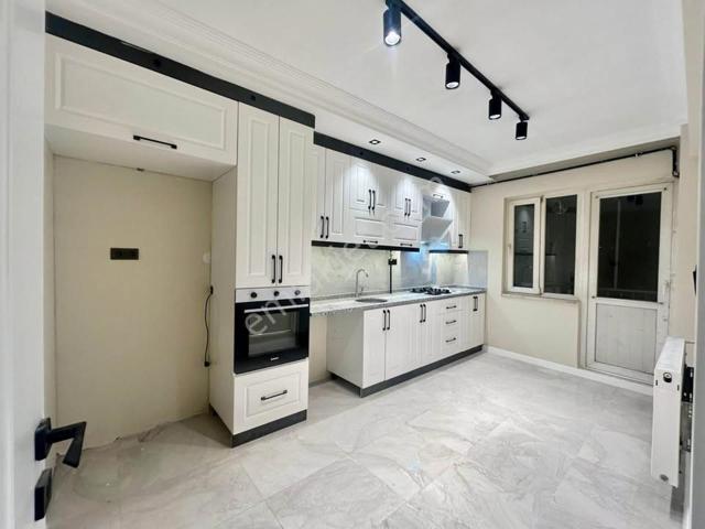 Batı Yapıdan İlkbahar Fırsatı ! Geniş Ferah Kullanışlı 1.699