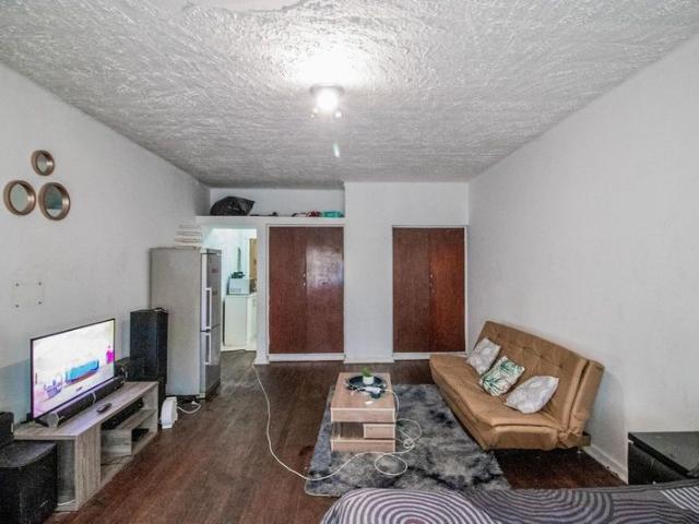 Batchelor flat in quigney
