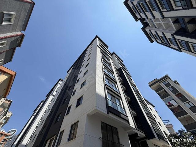 BATI EMLAK'TAN İLKE SİTESİNDE BALKONLU 90M2 KAPALI OTO. FIRSAT!