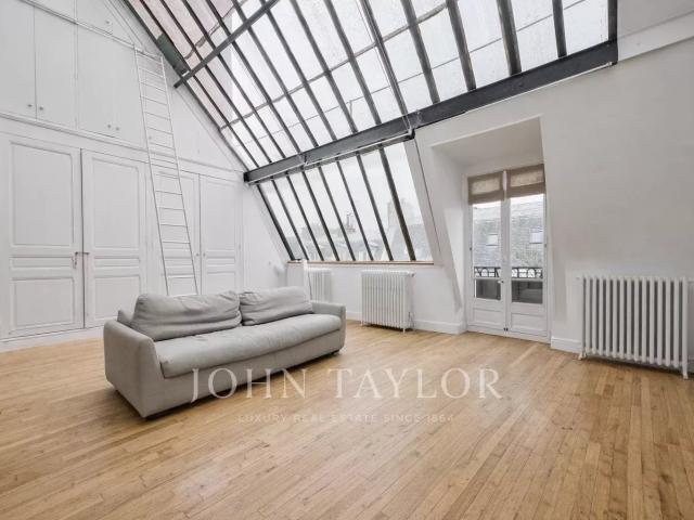 Batignolles– Appartement exceptionnel au dernier étage