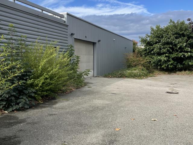 Bâtiment 450m2 bureaux et entrepôt