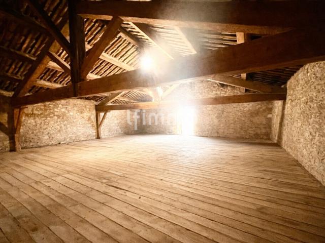 Bâtiment 240m² à Narbonne: La pépite que tout le monde cherche