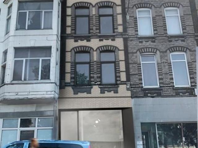 bâtiment à rénover AVEC PERMIS pour maison unifamiliale 5 ch
