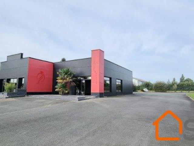 Bâtiment commercial 270m², 2651 m² de terrain
