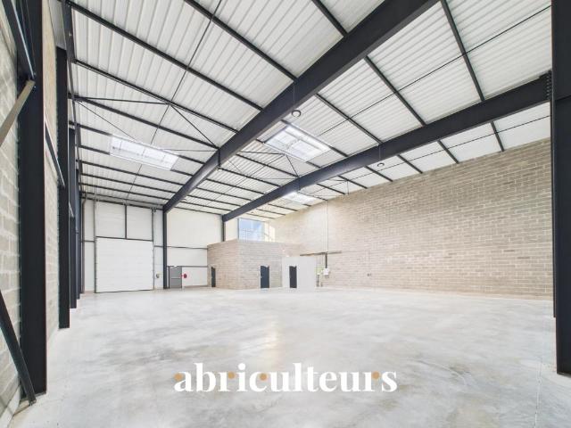 Bâtiment d’activité de 450 m² en vente à Chartres 28000