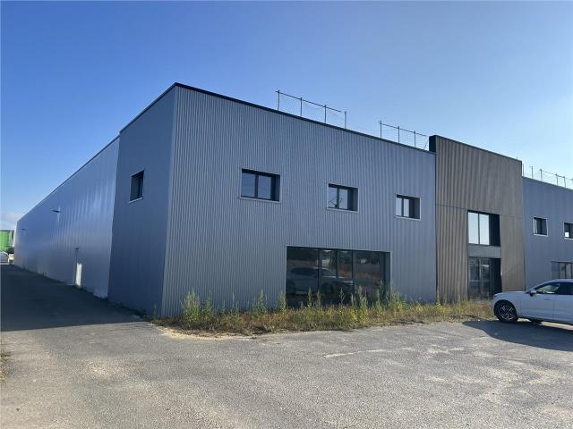 Bâtiment d'activité à vendre Couëron Proche axes autoroutiers