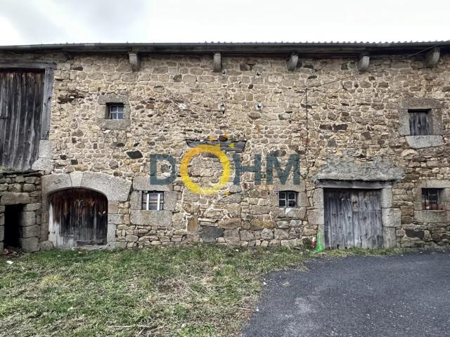 Bâtiment en pierre 200m2
