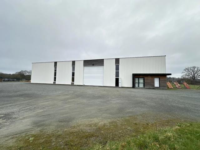 BÂTIMENT INDUSTRIEL NEUF 600 m² – À 5 MIN DE CHOLET