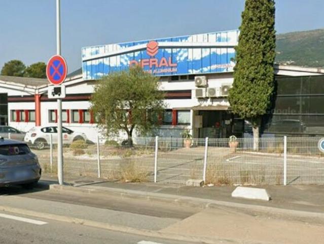 Bâtiment industriel à vendre Carros Surface 2080 m²