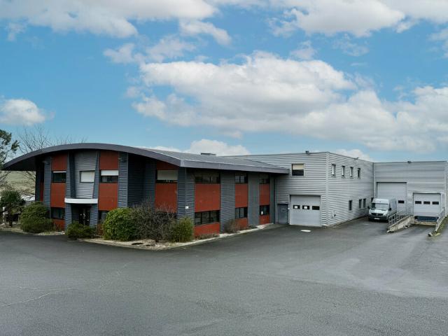 Bâtiment indépendant à vendre Fleurieux sur l'Arbresle Parc d'activités