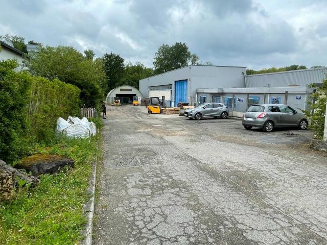 Bâtiment indépendant à vendre Presles Proche A16