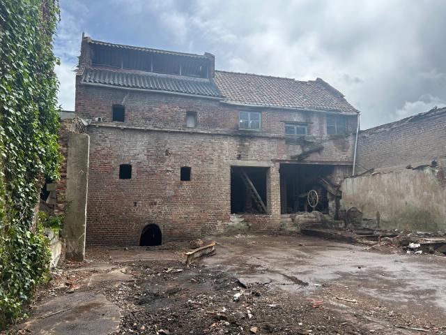 BATIMENT INDIVIDUEL A TRAVAUX