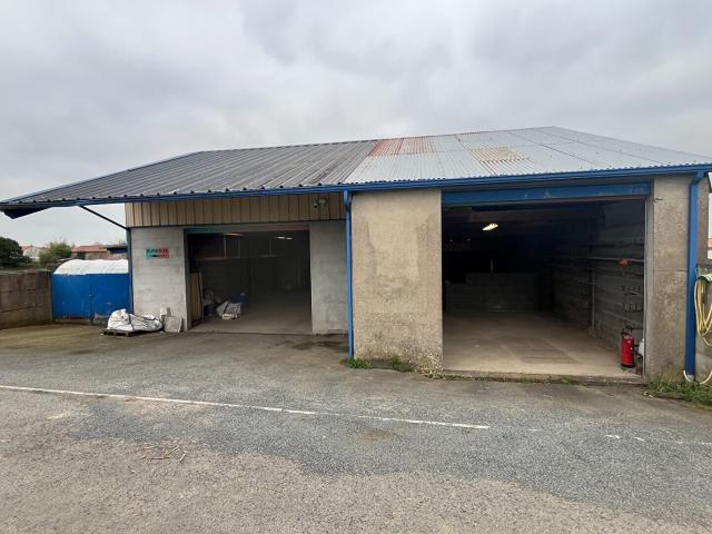 Bâtiment Le Fief Sauvin 5 pièce s 250m2, terrain de 431m²