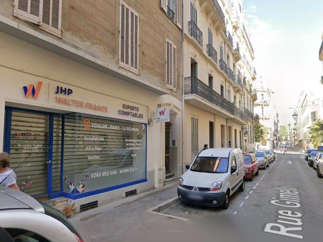 Bâtiment locatif d'habitation avec en rdc local commercial idéal investisseurs Rentabilité 6% Murs de 523m2 vendus loués