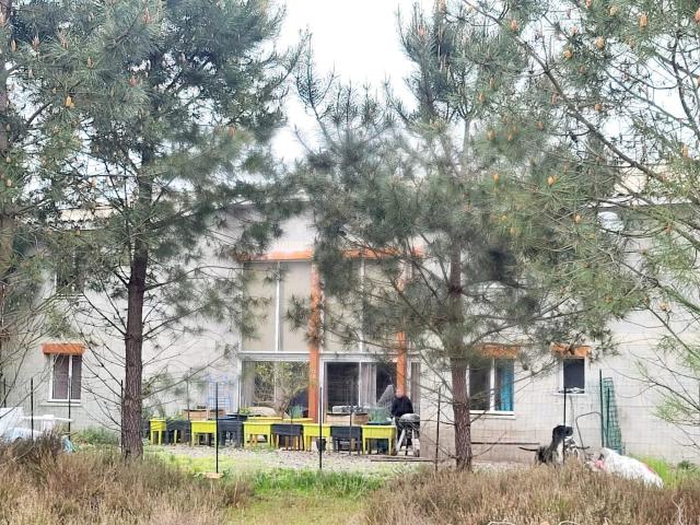 Bâtiment polyvalent — 377 m² à Saugnac et Muret 40410 — Landes