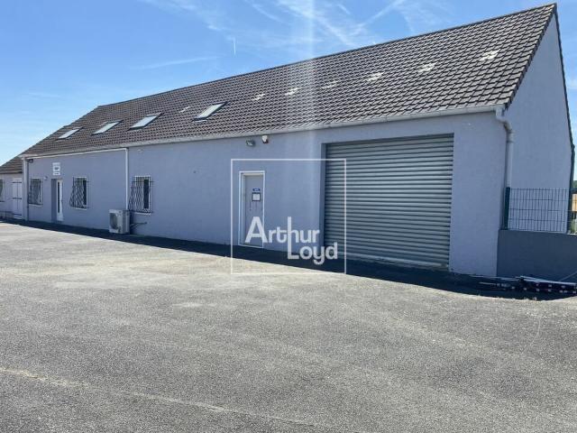Bâtiment professionnel à vendre Égly Proche RER et N20