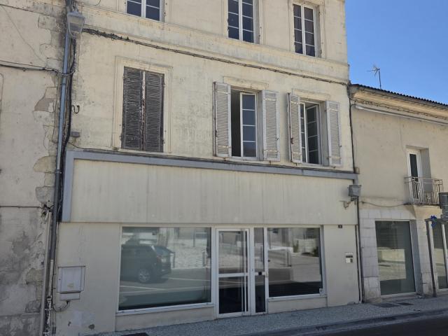 Bâtiment/immeuble 3 pièces 131 m²