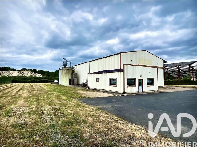 Bâtiment/immeuble 784 m²