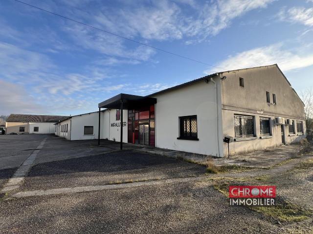 Bâtiments situés sur la route de beaupuy à marmande, à 350 m. 3130m² Marmande