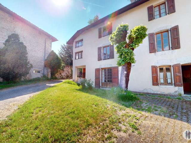 Bâtisse maison T8 avec 5 chambres Bernin Village