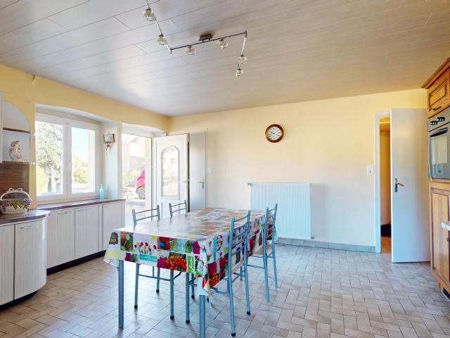 Bâtisse avec maison + appartement à Lanans Idéal famille ou investisseur