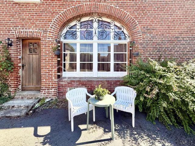 Bâtisse Ancienne avec 5 Chambres + Dépendances
