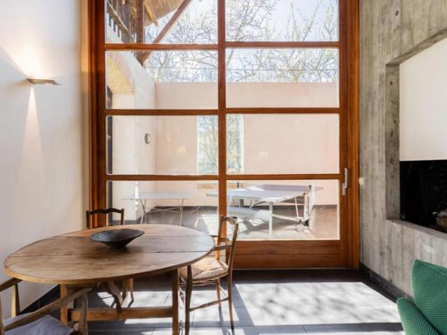 Bâtisse de caractère à Chavanod — 8 pièces et terrain constructible