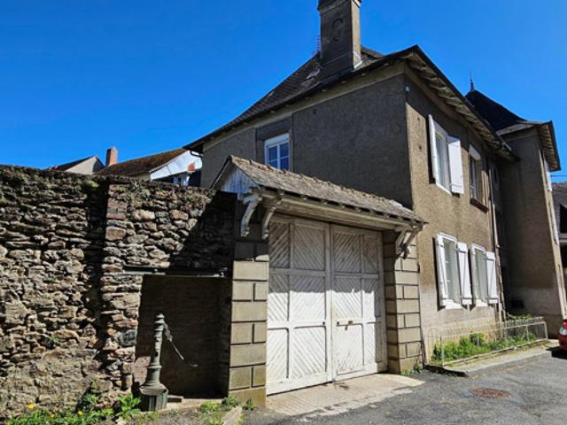 Bâtisse de charme avec 2 logements indépendants