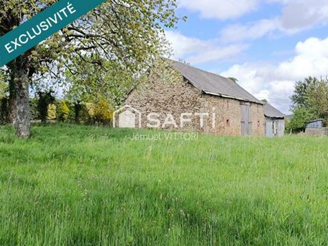 Bâtisse en pierre à réhabiliter sur un terrain constructible de 2 300 m²