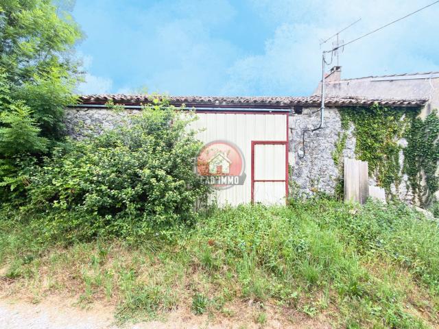 Bâtisse en pierre 110m² au milieu des vignes Gageac Rouillac