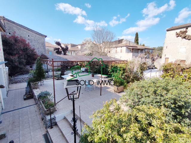 Bâtisse en Pierre Gîte & Restaurant à Chandolas