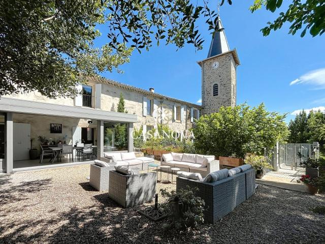 Batisse en Pierre rénovée à 45 mn des Plages Ambiance pais. 240m² Pézenas