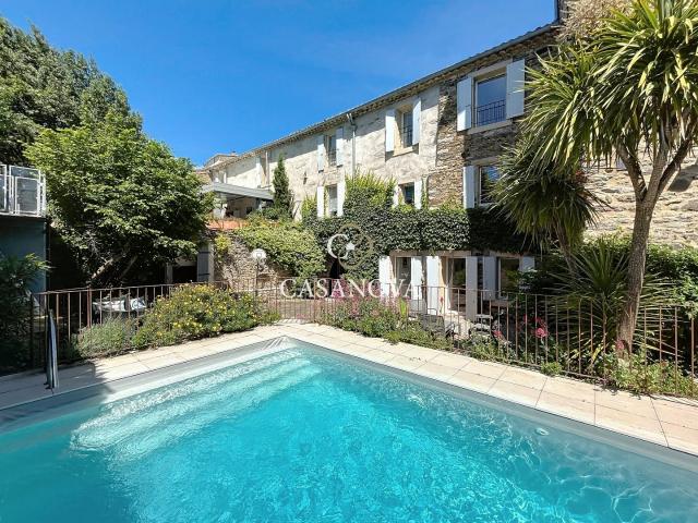Batisse en Pierre rénovée à 45 mn des Plages Ambiance pais. 240m² Pézenas
