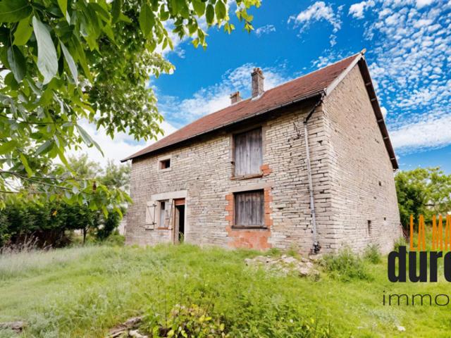Batisse en pierre sur terrain constructible