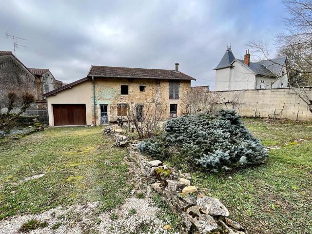 Bâtisse en pierres au Charme et Cachet d'Antan à rénover en. 1m² Coligny