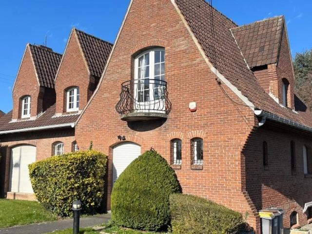 BAUVIN à proximité d'Annoeullin, Maison d'exception: 216m2/2000m2 à 20 mn de LILLE