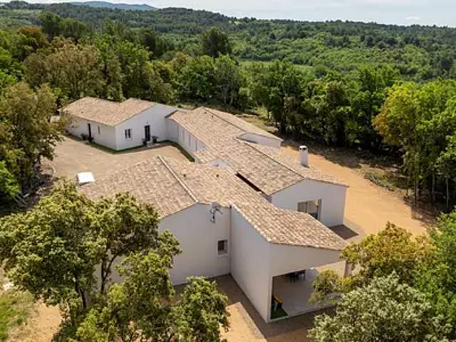 Baudinard sur Verdon 83630 Achat / Vente maison 9 pièces t9 au dernier étage terrasse