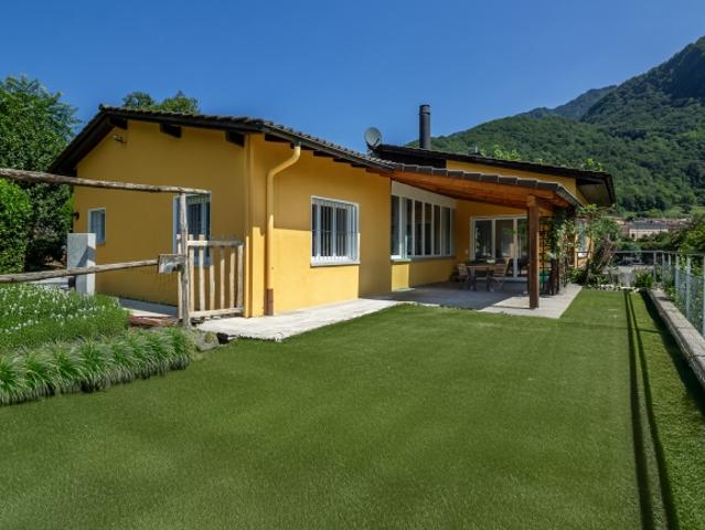 Baue deinen Frieden auf Renoviertes Haus mit wunderschönem Grundstück