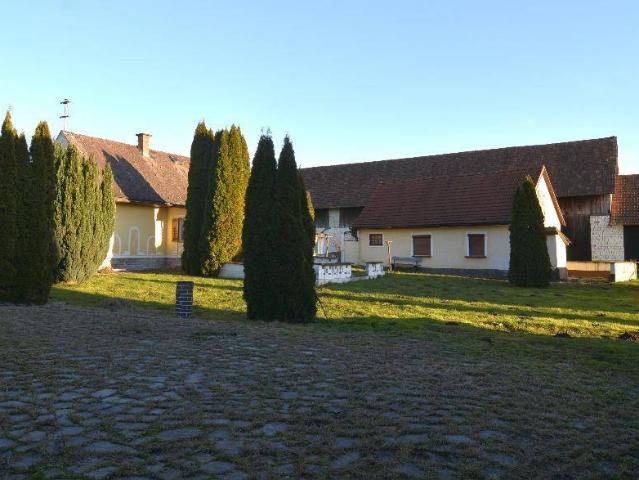 Bauernhaus mit vielen Nebengebäuden zur Selbstverwirklichung!