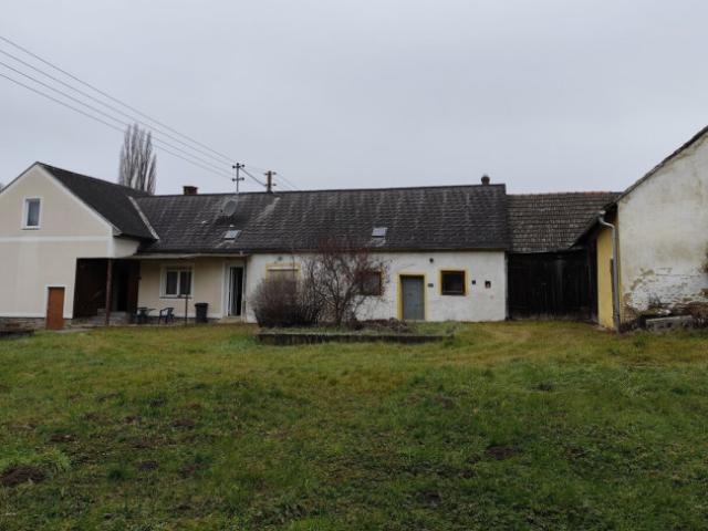 Bauernhaus mit Wirtschaftsgebäude und Garten in der Weinidylle Strem, südl. Bgld