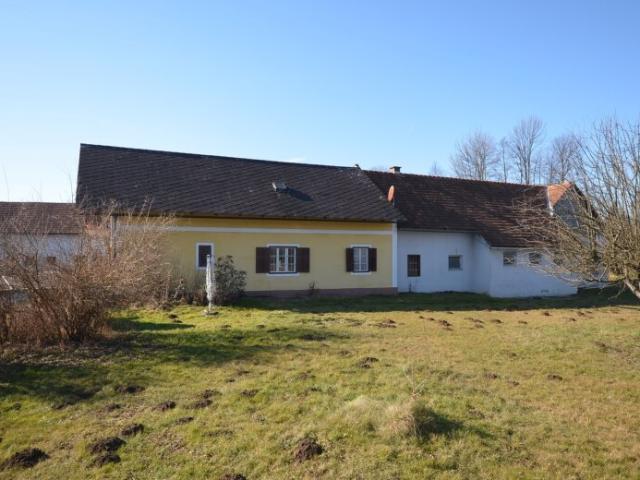 BAUERNHAUS mit Ackerflächen und Baugrundstücken