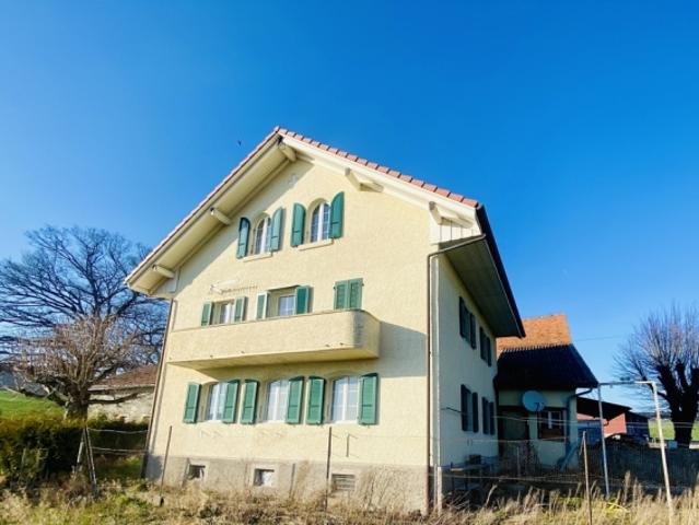 BAUERNHAUS MIT EIGENER WASSERQUELLE